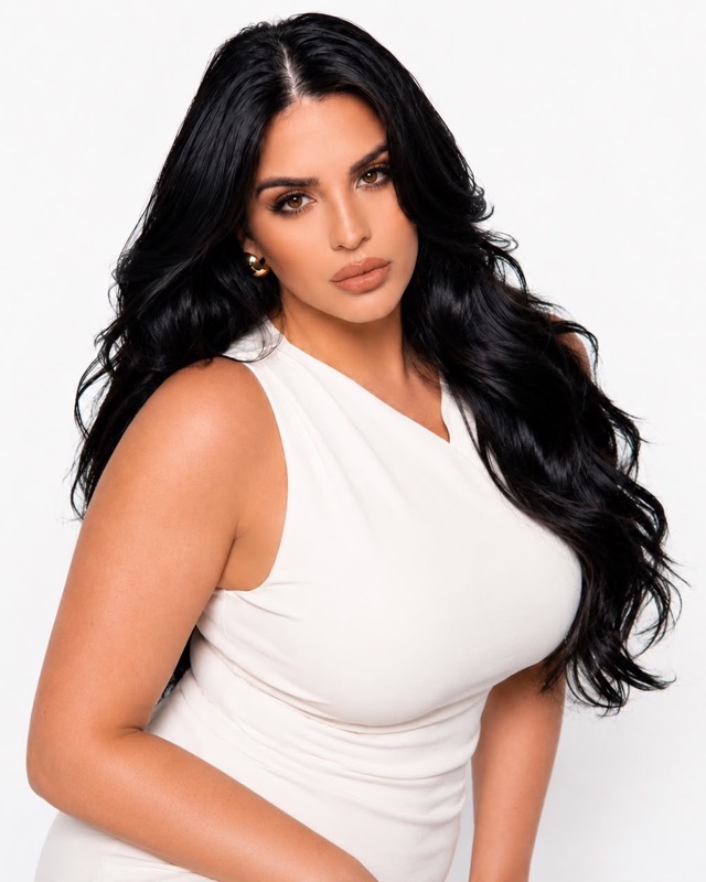 Curvy Zelma